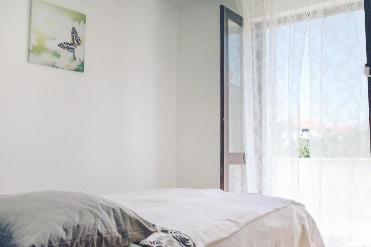 Apartments With A Parking Space Fazana - 7205