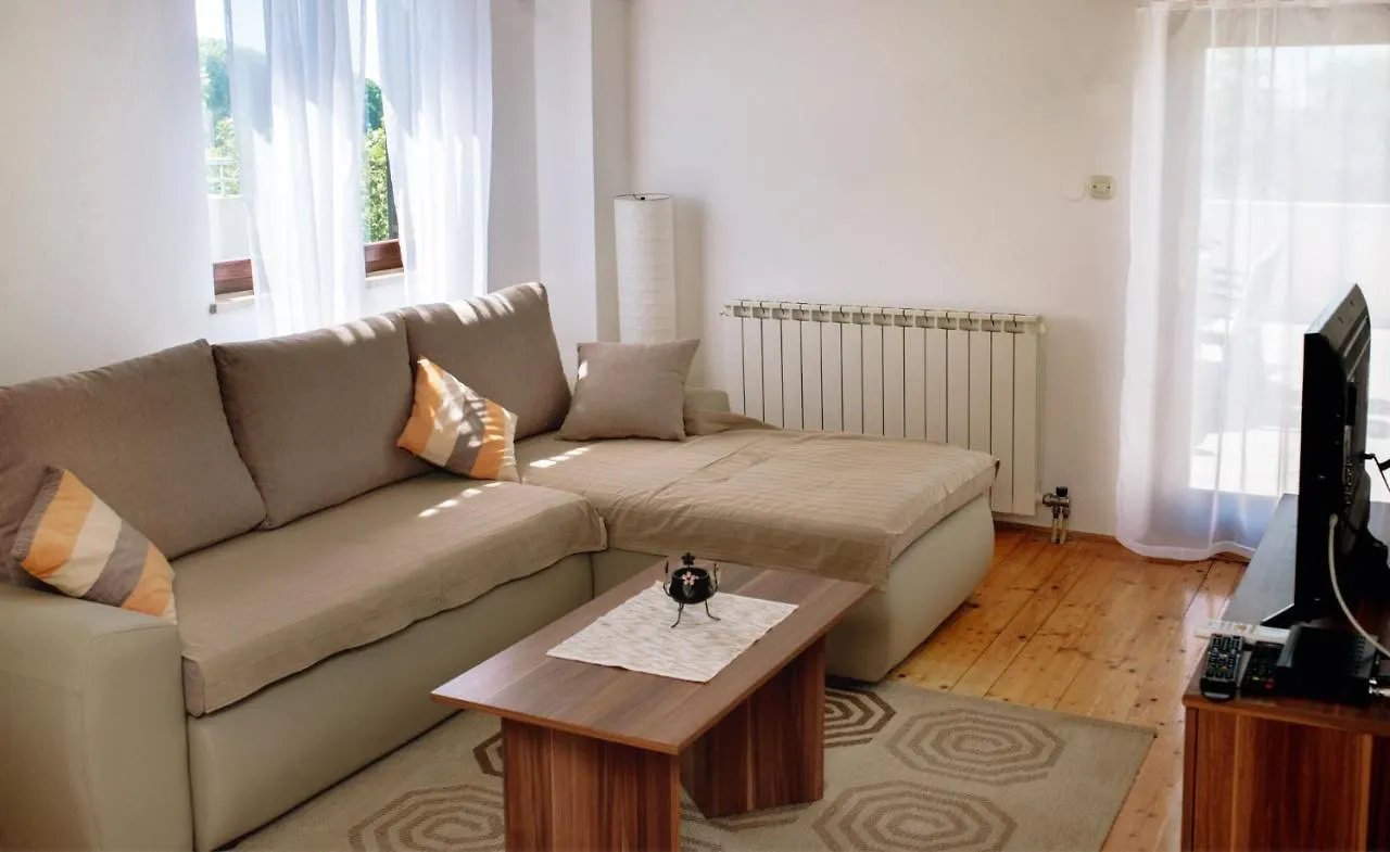 Apartments With A Parking Space Fazana - 7205